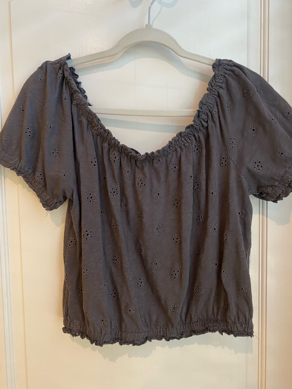 American Eagle Charcoal Gray Eyelet Floral Crop Top Medium